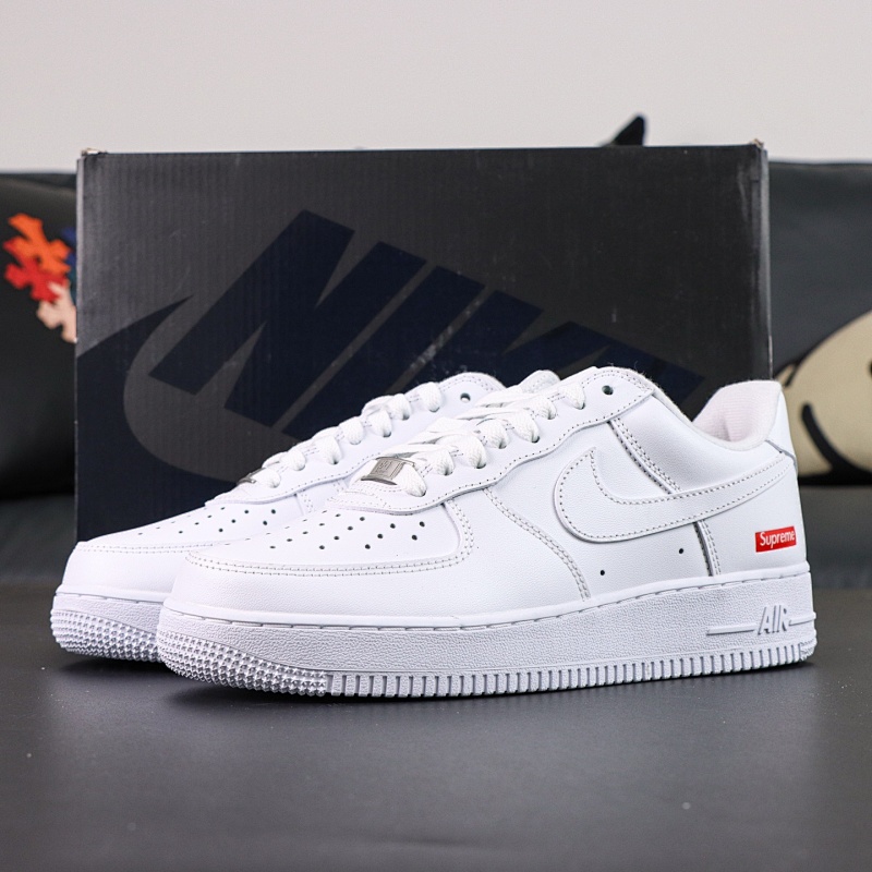 Tênis Air Force 1Branco e VermelhoSup Colab (G Batch · CU9225-100)